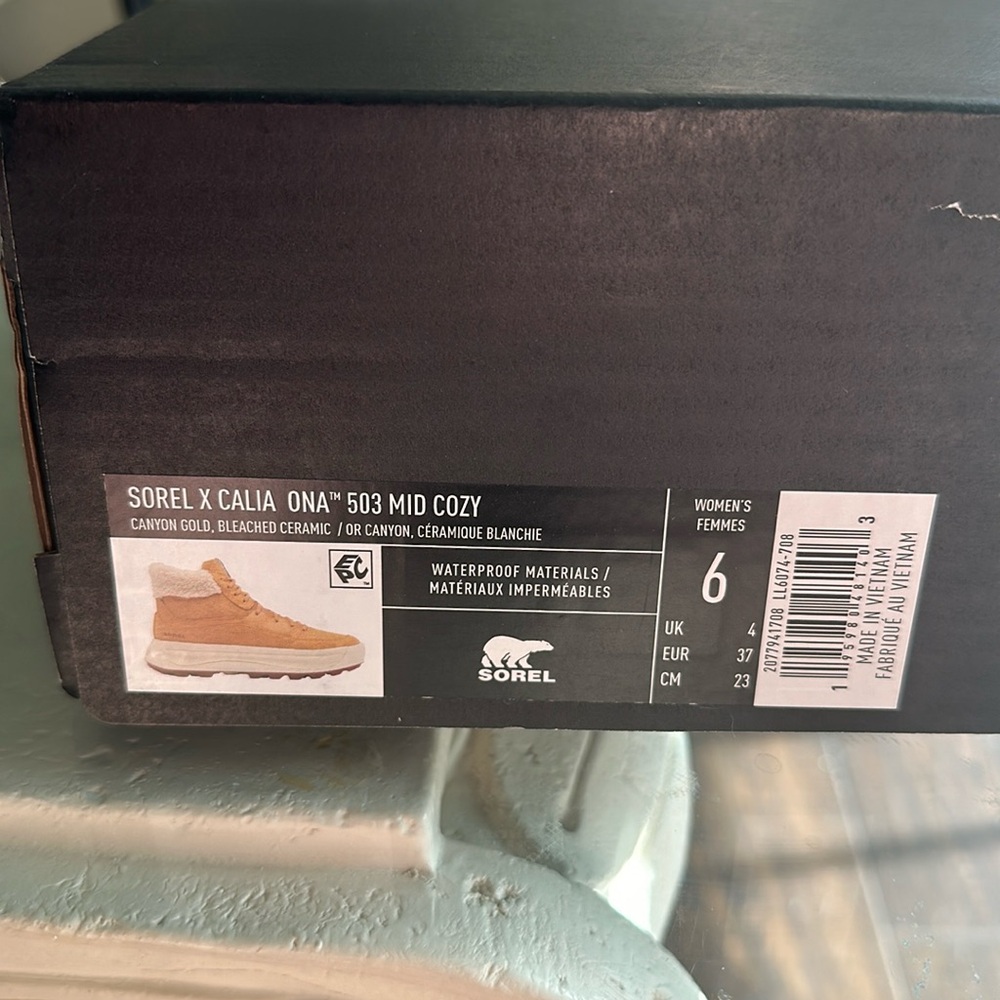Sorel X Calia Ona 503 mid cozy